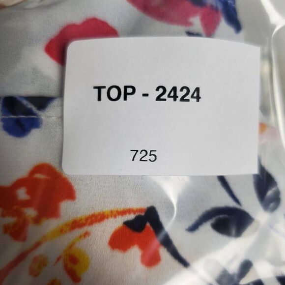 Rose + Olive Women’s Top 3X White Multicolor Floral Print Sleeveless Keyhole - Picture 7 of 7